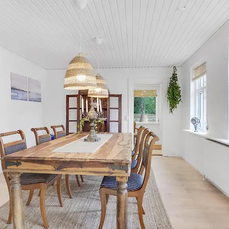 Cozy In With Kitchen 度假居