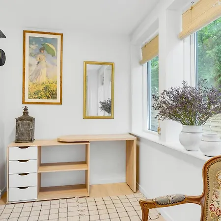 Casa vacanze Cozy In With Kitchen